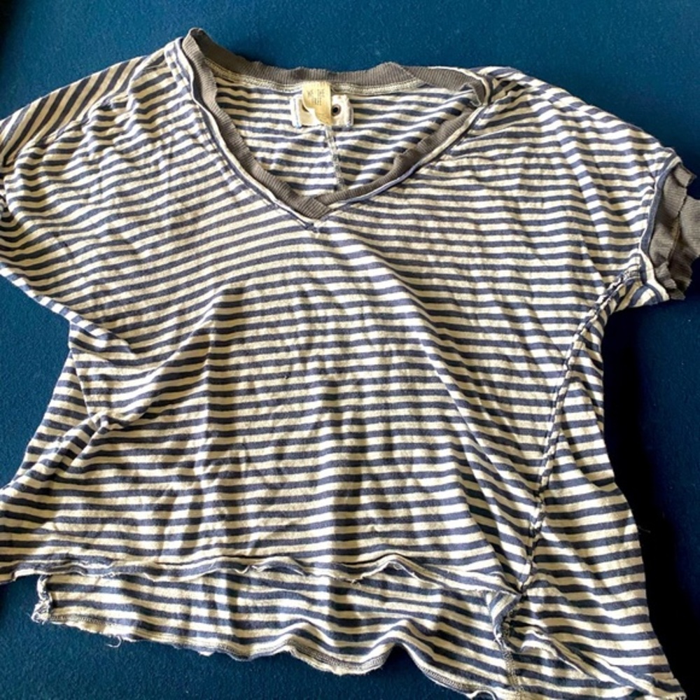 WE THE FREE oversized striped tee-V FLATTERING & FUN!💙🤍💙see pic 4 details!!